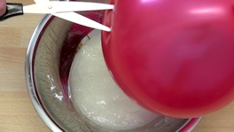 Slime: Silvester-Slime mit Glitzer-Luftballon